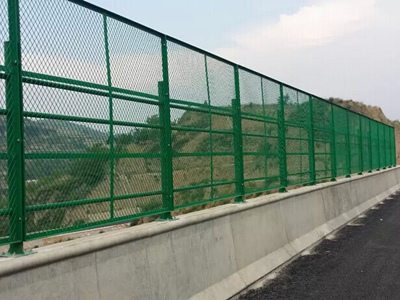 鋼板網(wǎng)護(hù)欄網(wǎng)